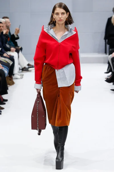Look 17